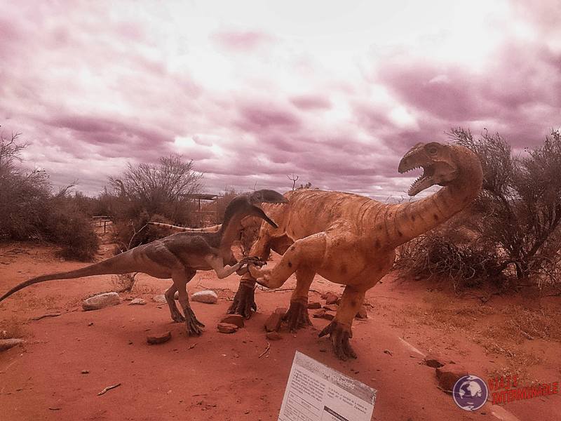 Dinosaurios en Talampaya chocando los 5