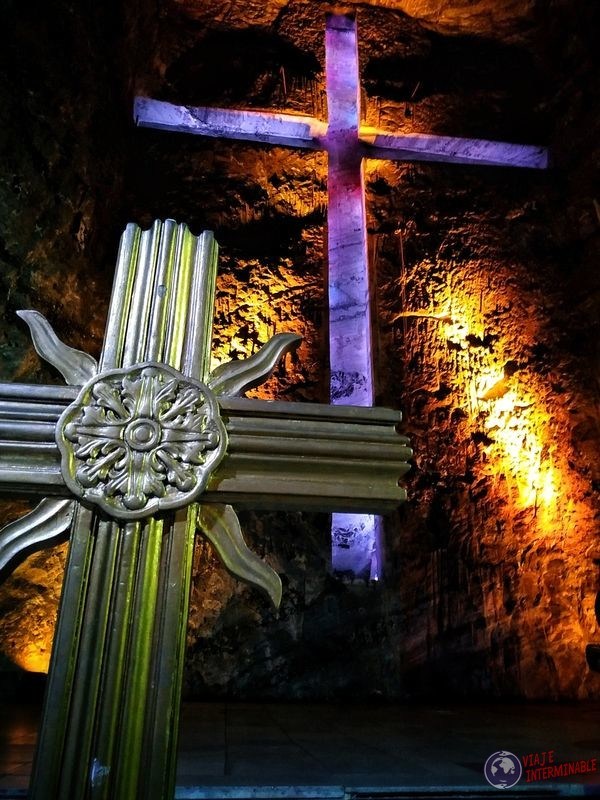 Catedral de sal Zipaquira Colombia duo de cruces