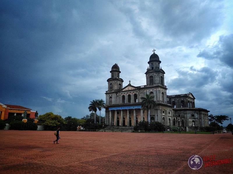 Antigua Catedral en plaza Managua Nicaragua