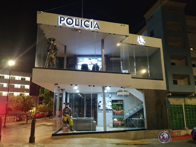 Piratas en la policía de Campeche