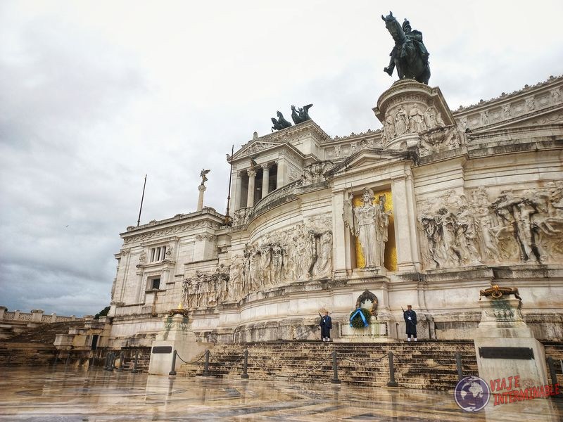 Monumento Vittorio Emanuelle frente Roma Italia